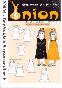 Empire kjole og spencer til strik. Onion 20036. 