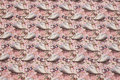 Rosa patchworkbomuld med lyse svaner