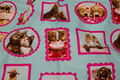 Mintgrøn patchwork bomuld med katte- og hundeportrætter