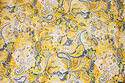 Bluse-viscose med gult Paisleymønster