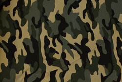 Mellemsvær camouflage stof i grønne nuancer