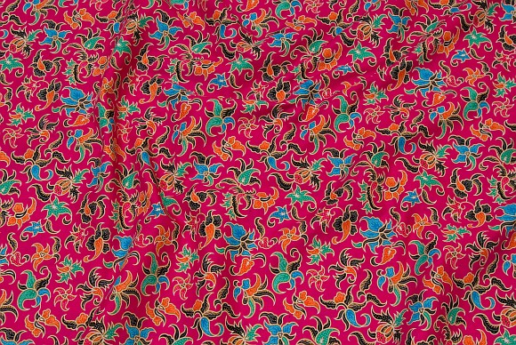 Klassisk pink bomuld med multifarvet mønster