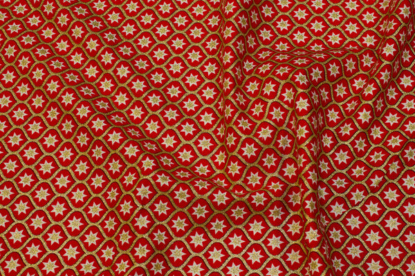 Rød bomuld med guld mønster